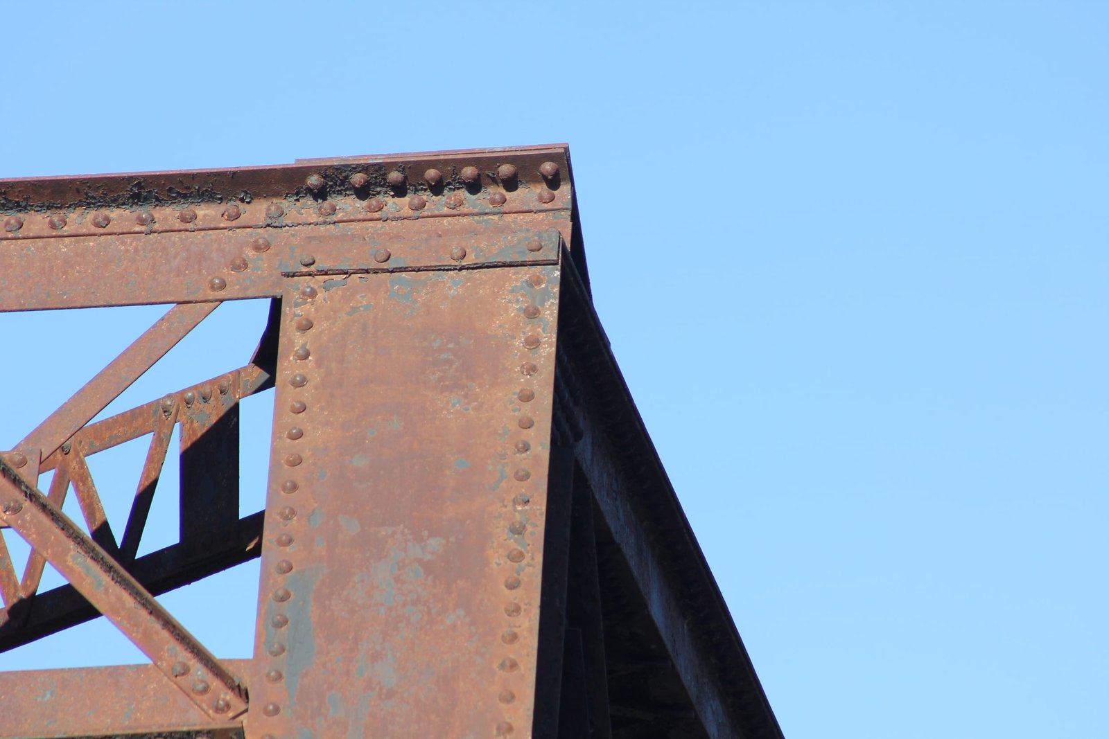 Upper angle connection